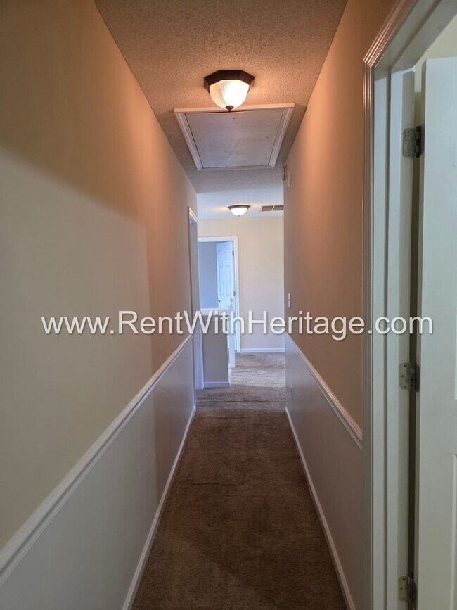Building Photo - 6535 Manor Creek Dr
