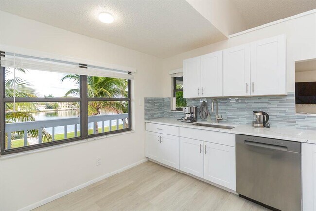 Building Photo - 3604 E Maritana Dr