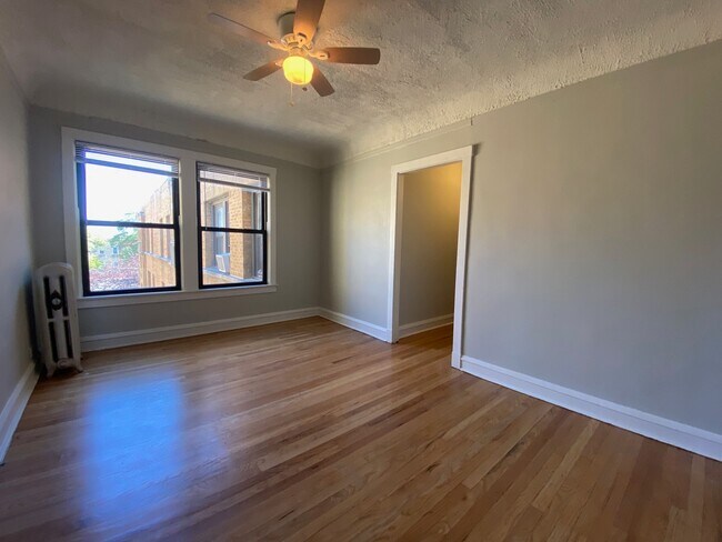 Building Photo - 6518 N Glenwood Ave