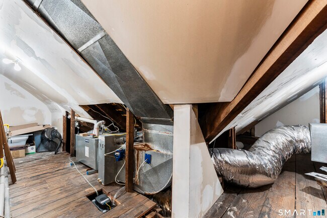 Building Photo - 105 Howe Ave