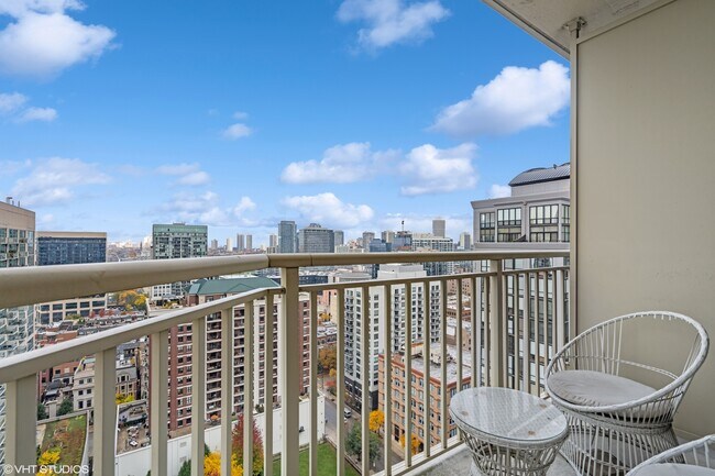 Building Photo - 645 N Kingsbury St