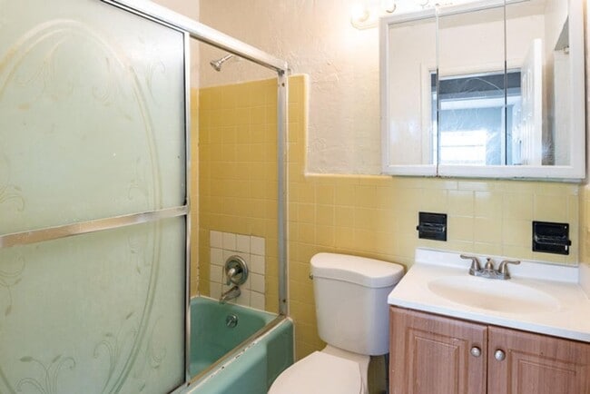 Building Photo - 1491 NW 1st St