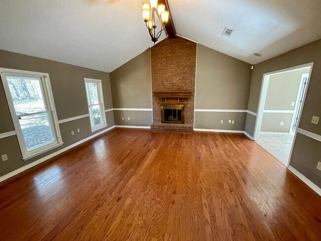 Building Photo - 3/2 For Rent in Madison