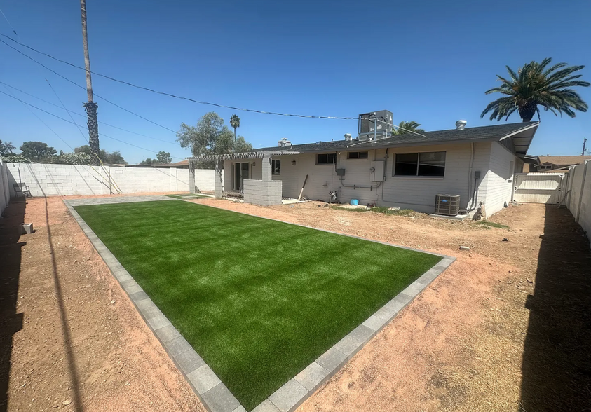 Building Photo - 111 E Pebble Beach Dr