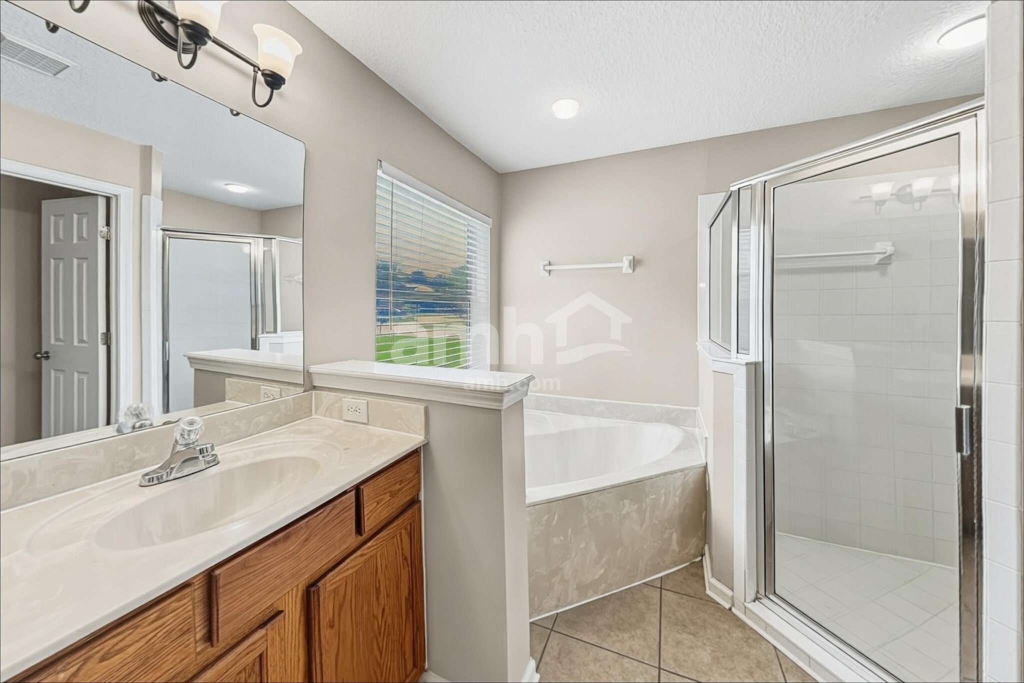 Building Photo - 14003 Golden Eagle Dr
