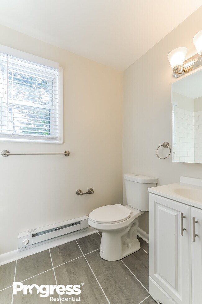 Building Photo - 508 Loch Lomond Dr