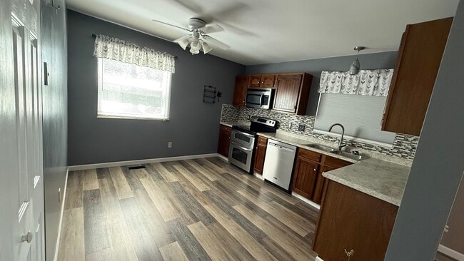 Building Photo - 647 Wynn Pl