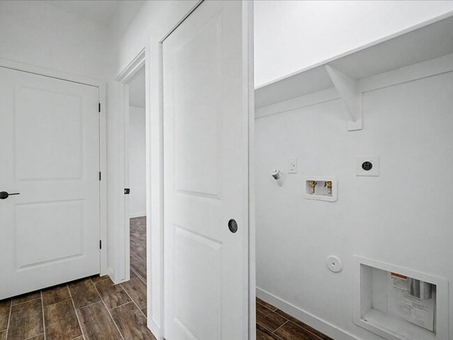 Building Photo - 5655 E 29th St