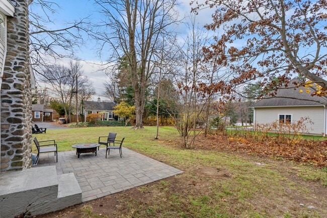 Building Photo - 5 Pine Trail