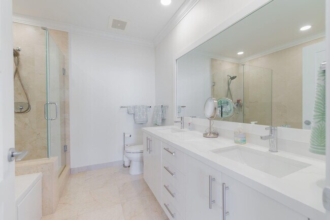 Building Photo - 550 Okeechobee Blvd