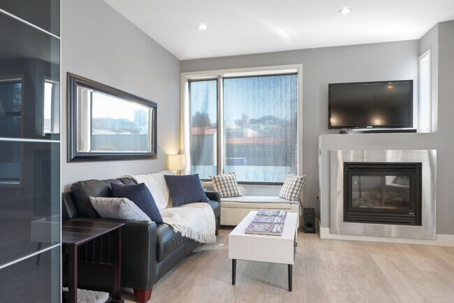 Building Photo - Epic REA/Azari PM:Gorgeous 1 Bed/ 1 Bath C...