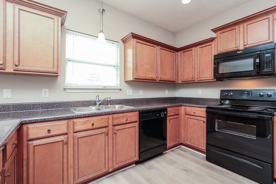 Building Photo - 3314 Velvet Court