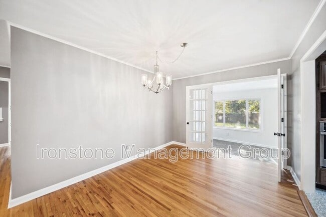 Building Photo - 1414 S Sandusky Ave