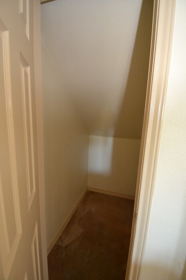 Building Photo - Meador-6912