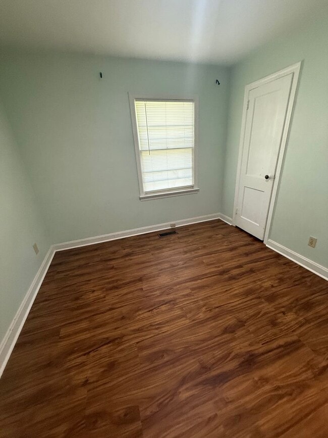 Building Photo - Charming 3-Bedroom Home with Huge Workshop...