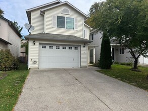 Building Photo - 3 Bedroom home