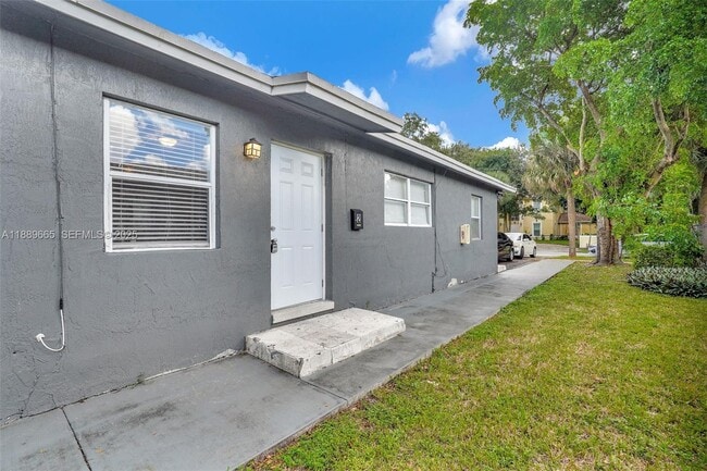 Building Photo - 746 SW 4th St