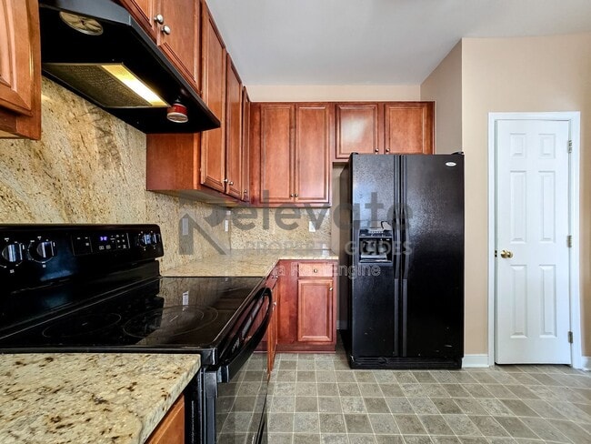 Building Photo - 805 Parkland Pl