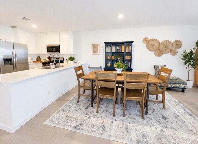 Building Photo - 12018 Noble Wood Vlg Dr
