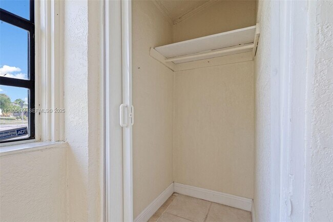 Building Photo - 820 Alabama Ave