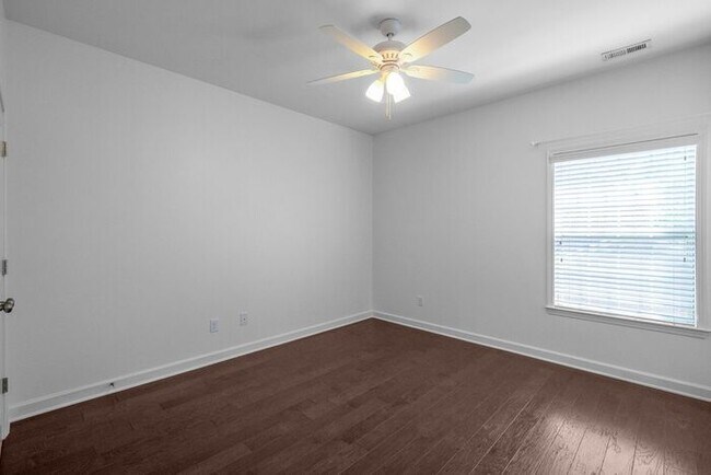 Building Photo - Stunning All-Brick Home in BridgeMill Community!