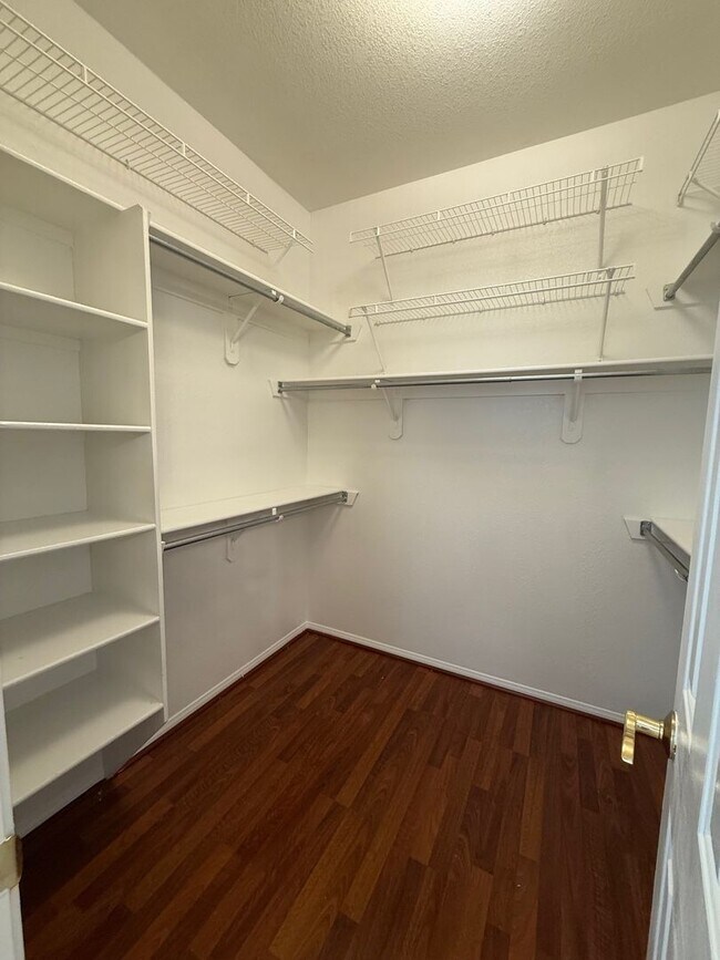 Building Photo - Gated Northshore Community Single Story Three Bedroom plus Den