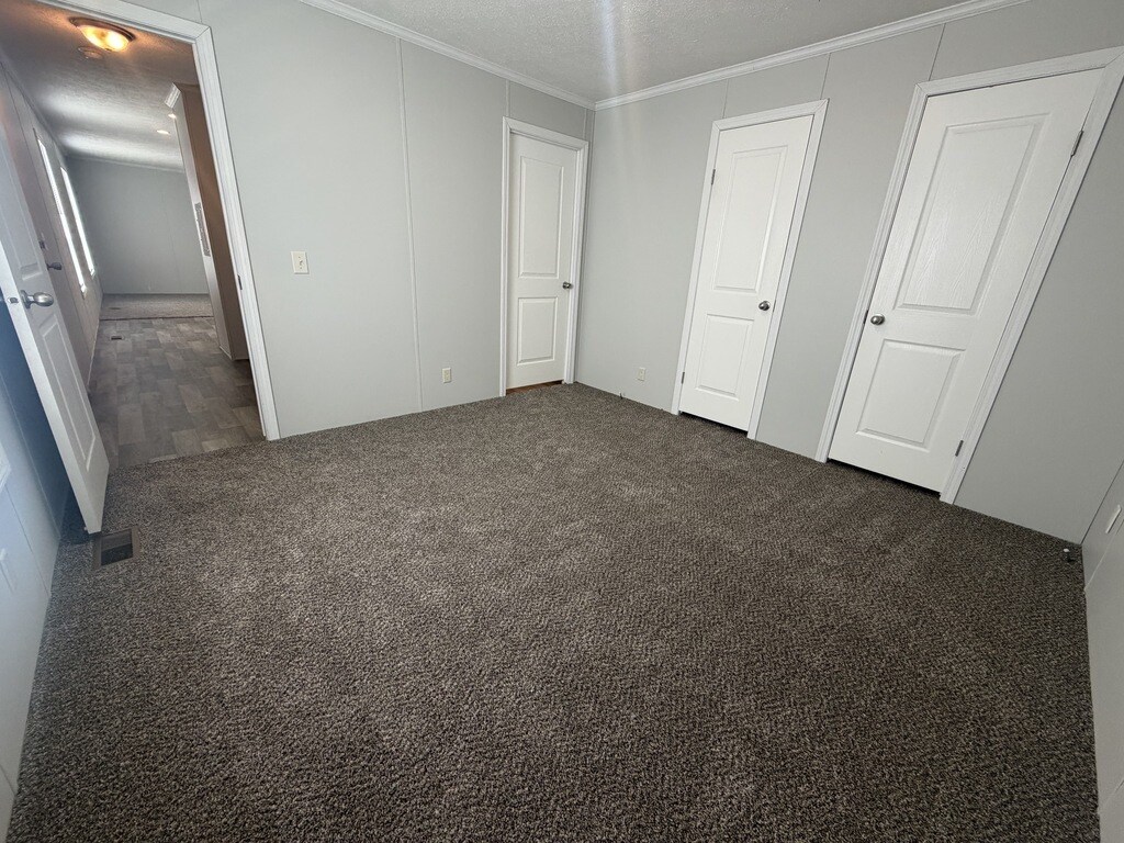 Building Photo - 38060 Leverette Ave