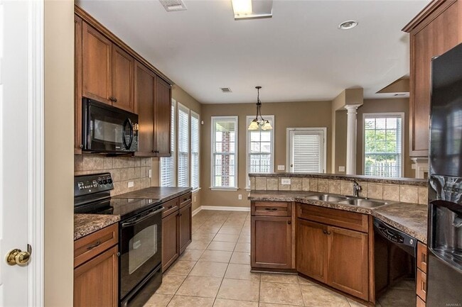 Building Photo - 9625 Helmsley Cir