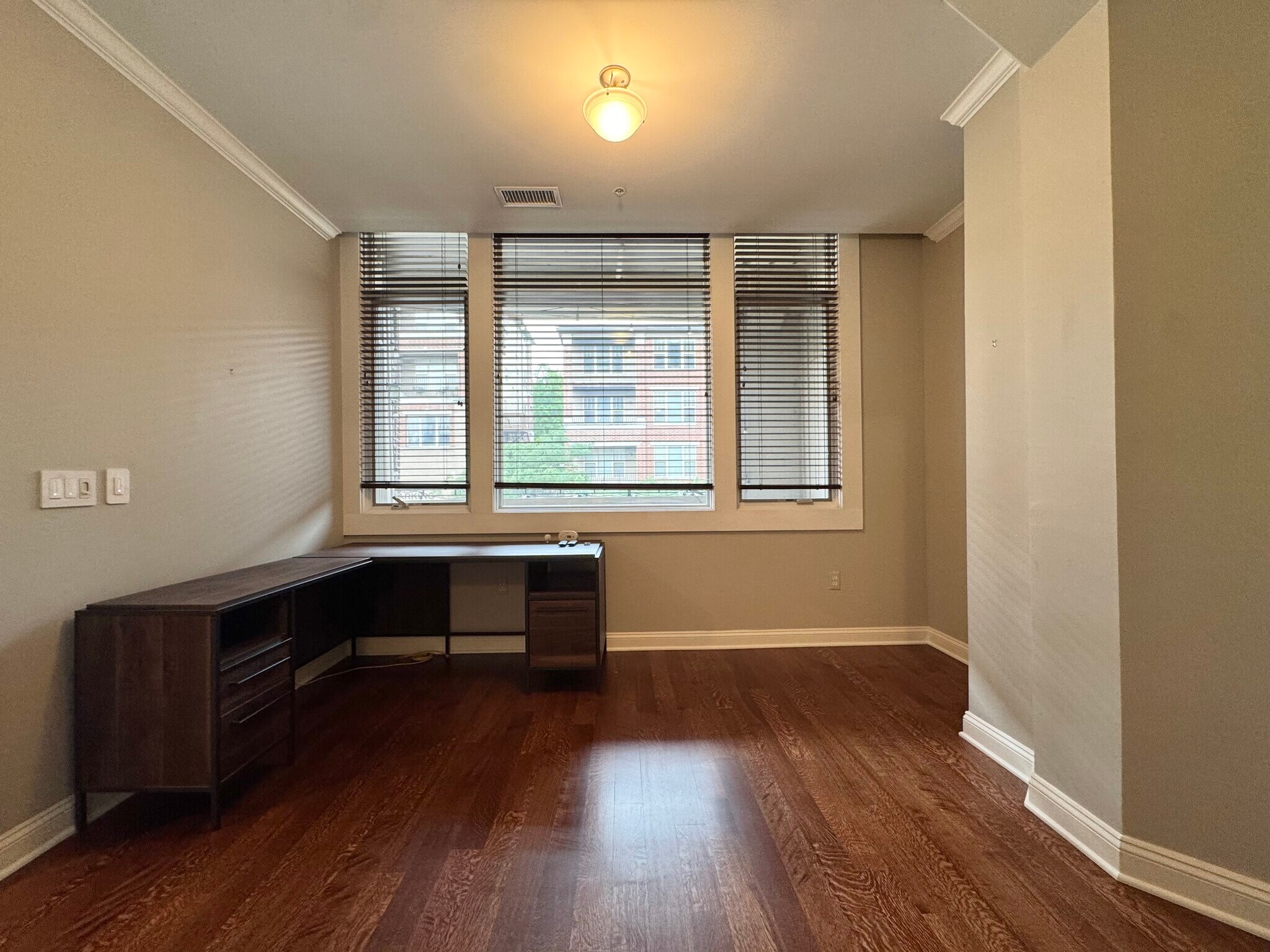 Building Photo - 2929 McGee Trfy