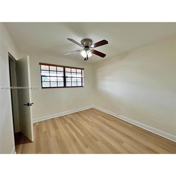 Building Photo - 1351 W 34th St