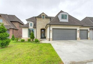 Building Photo - Beautiful 4 bedroom, 4 bathroom home with a 3-car garage in the sought-after Jenks School District.