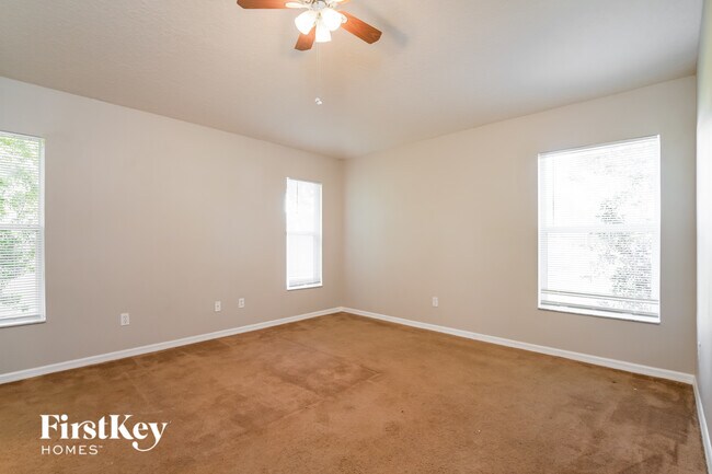 Building Photo - 2101 Laparelle Dr