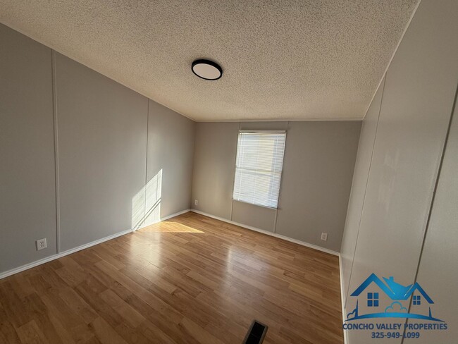 Building Photo - 10302 Glass Ct Rd