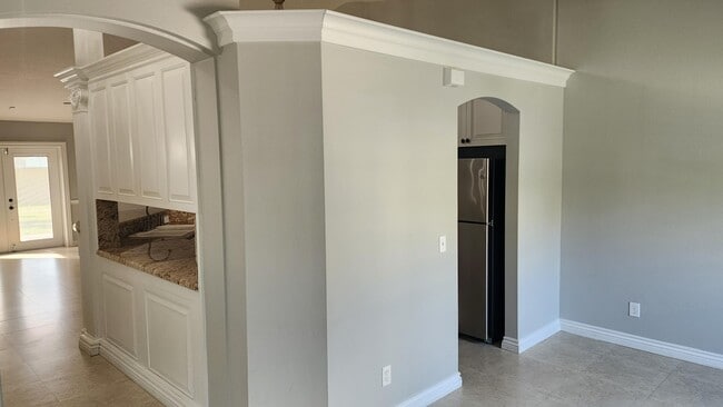 Building Photo - 4672 SW Carib St