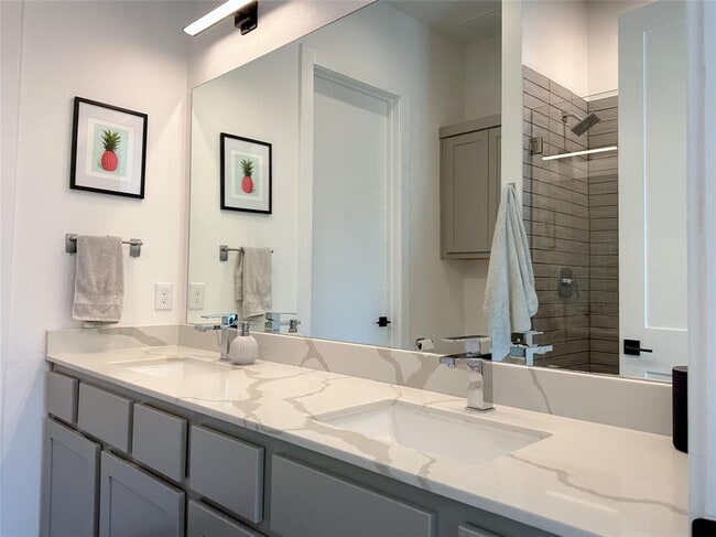 Building Photo - 2804 S 1st St