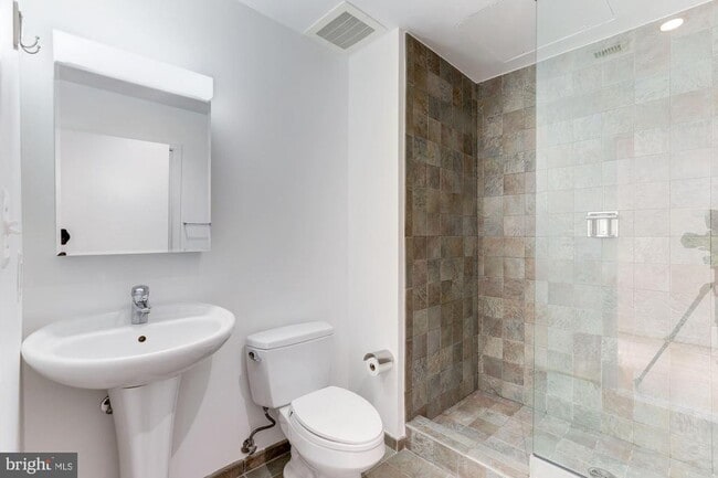 Building Photo - 1401 Church St NW