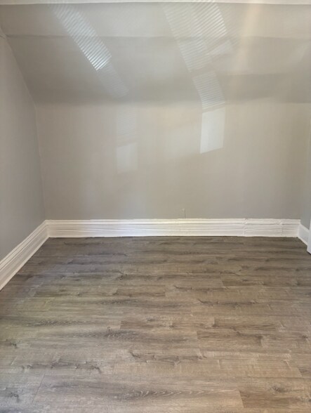 Building Photo - 7111 S Greenwood Ave