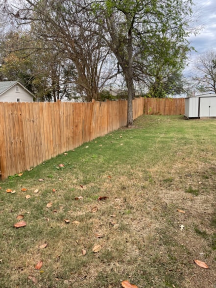 Building Photo - 601 E Kay St