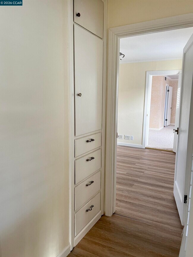 Building Photo - 192 Viewmont Ave