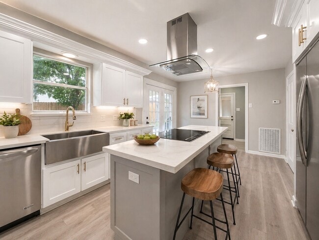 Building Photo - 20206 Lake Sherwood Dr
