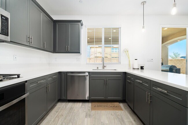 Building Photo - 35393 Sereno Ln
