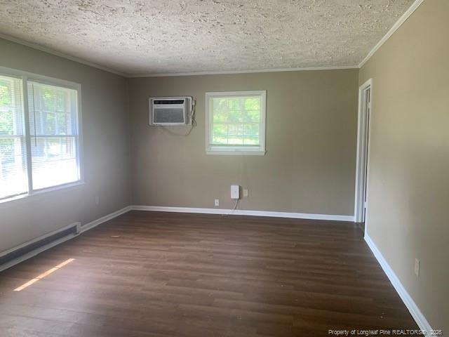 Building Photo - 814 Varsity Dr