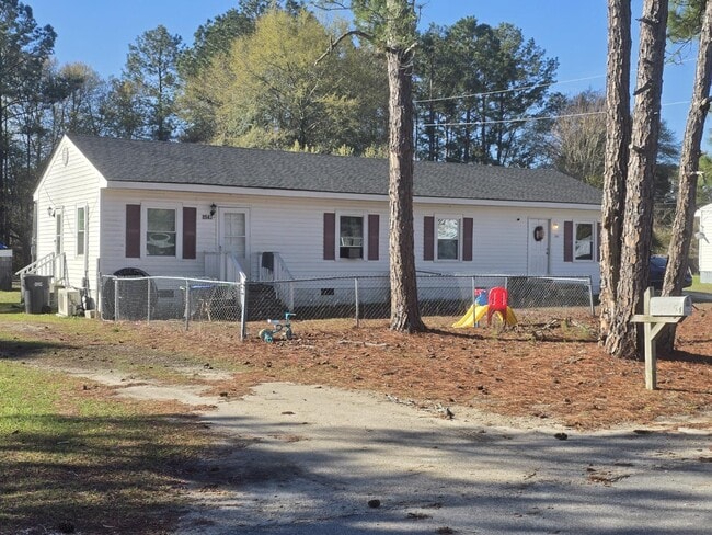 Building Photo - 1547 Center St