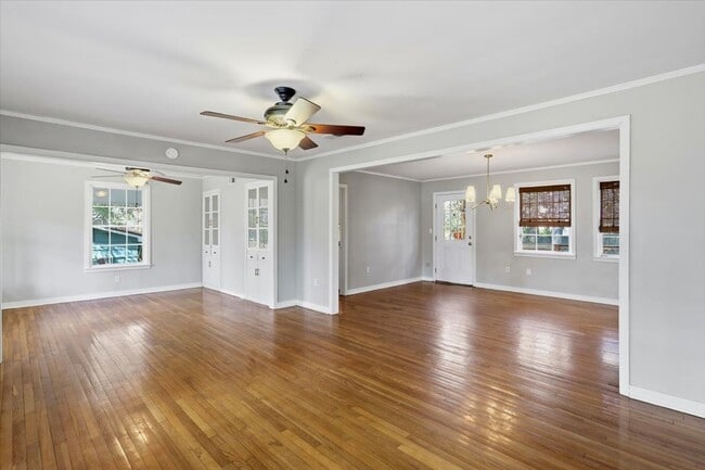 Building Photo - 2 Bedroom 2 Bath located in Northeast Jackson