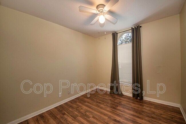 Building Photo - 8510 Trumpet Cir