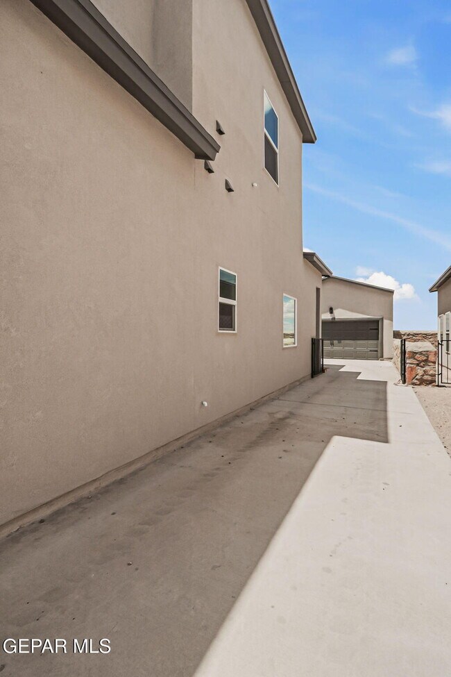 Building Photo - 14313 Steve Joyce Pkwy
