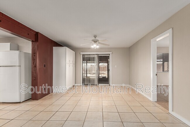 Building Photo - 10546 E Boise St