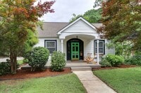 Building Photo - Adorable Inside the Beltline bungalow with lots of charm!