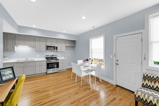 Building Photo - 6024 S Eberhart Ave