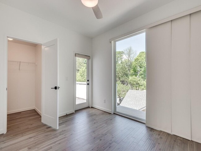 Building Photo - 520 Wabash Ave NE